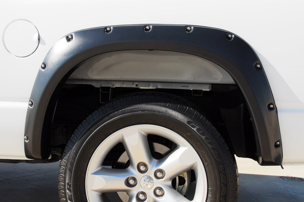 Rivet Style Fender Flare Set Rear, Smooth, 2-Piece Set 2015-2019 Sierra 2500 HD/3500 HD Fleetside Lund