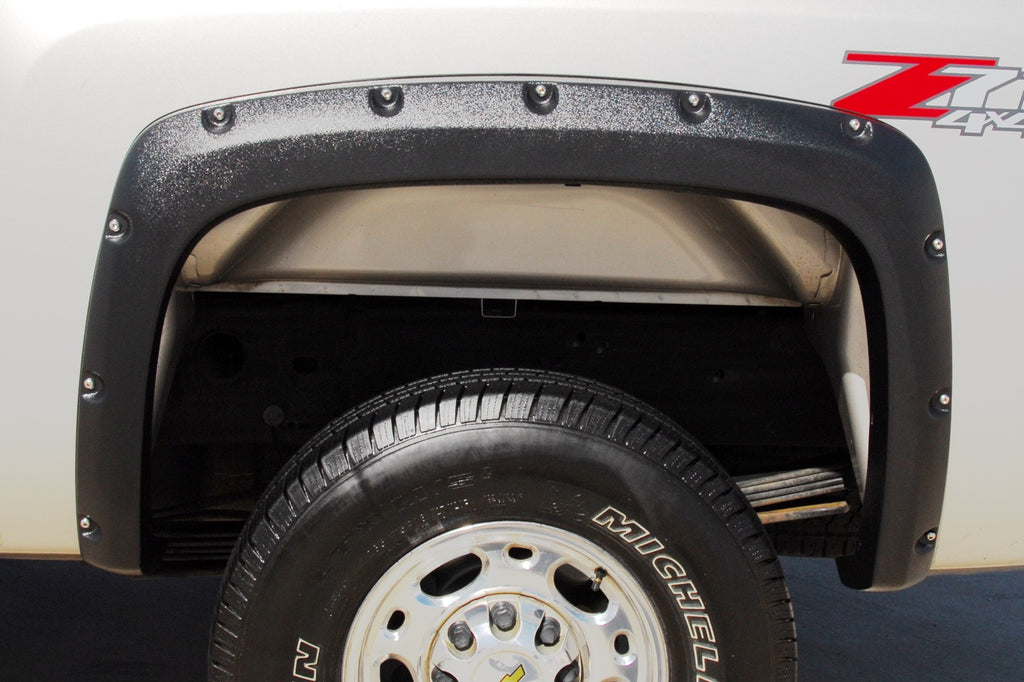 Rivet Style Fender Flare Set Rear, Smooth, 2-Piece Set 2007-2014 Silverado/Sierra 1500/2500 HD/3500 HD Fleetside Lund