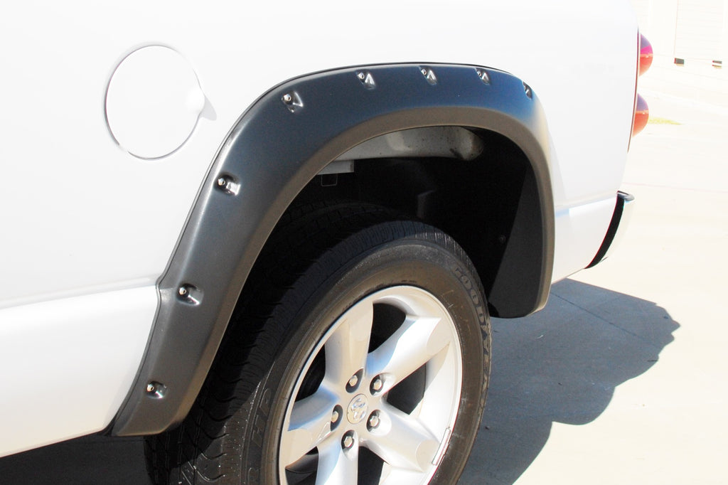 Rivet Style Fender Flare Set Front and Rear, Smooth, 4-Piece Set 2016-2018 Silverado 1500 Fleetside 69.3 Bed Lund