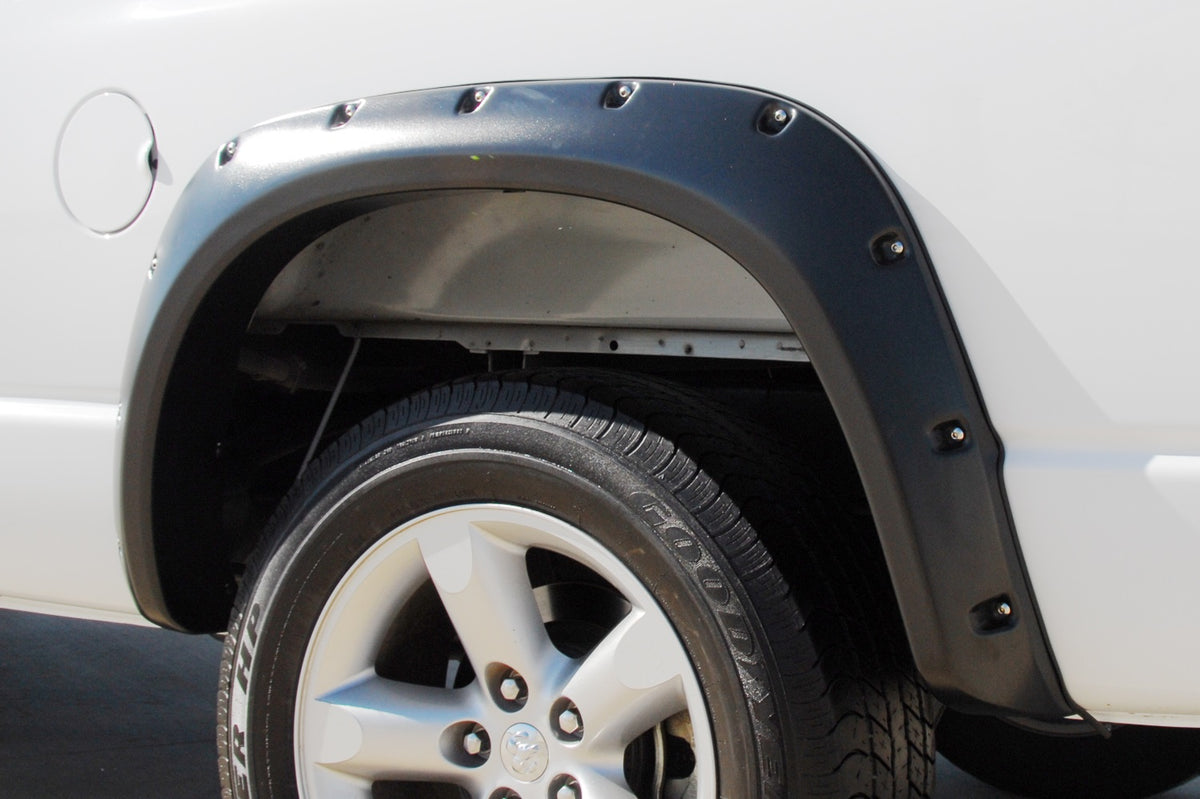 Rivet Style Fender Flare Set Front and Rear, Smooth, 4-Piece Set 2016-2018 Silverado 1500 Fleetside 69.3 Bed Lund