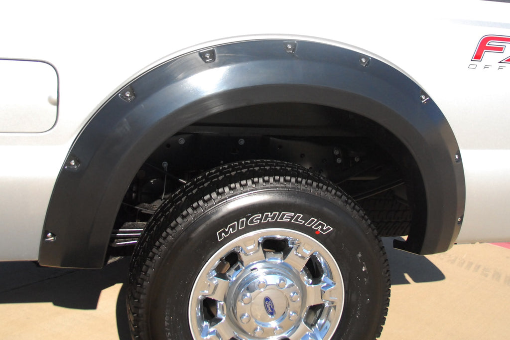 Rivet Style Fender Flare Set Rear, Smooth, 2-Piece Set 2011-2016 Ford F-250 Super Duty/F-350 Super Duty Fleetside Lund