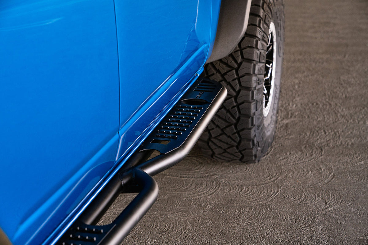 2021 2024 Ford Bronco 4 Door OE Plus Series Side Steps DV8 Offroad