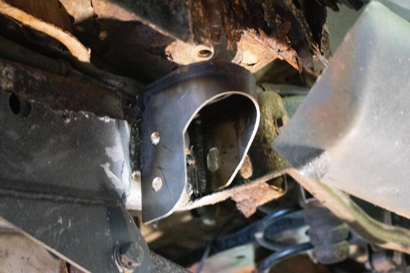 Rust Buster Avalanche/Suburban/Yukon Center Rear Body Frame Mount