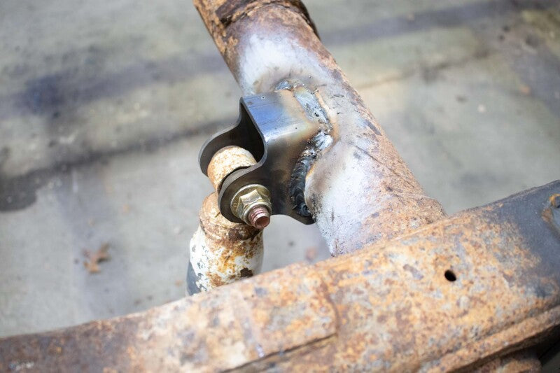 Rust Buster 01-10 GM Pickup Body Mount Brackets-(Right)