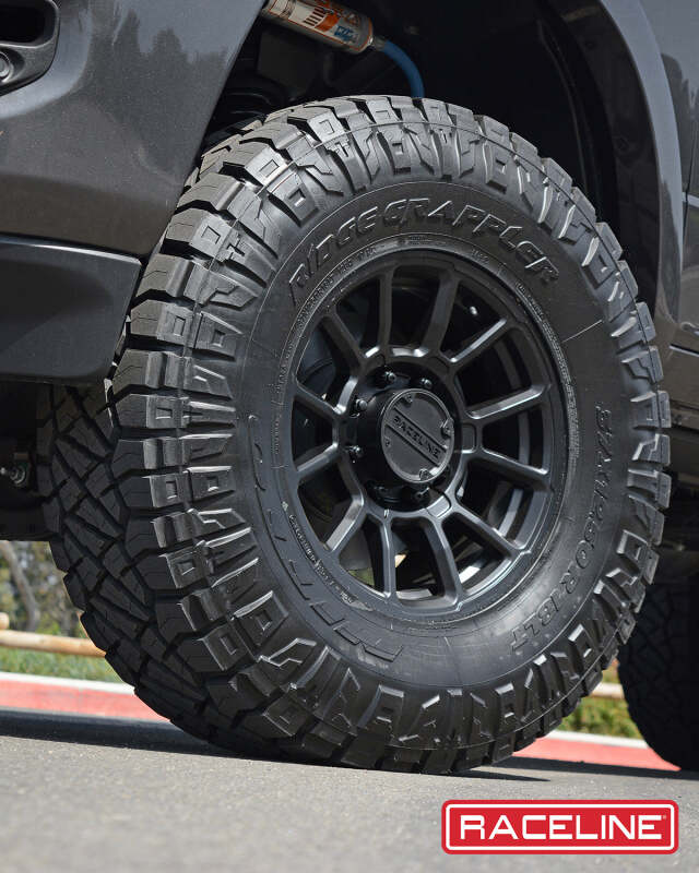 Raceline 950B Gauge 17x8.5in / 6x120 BP / 18mm Offset / 67.1mm Bore - Satin Black Wheel