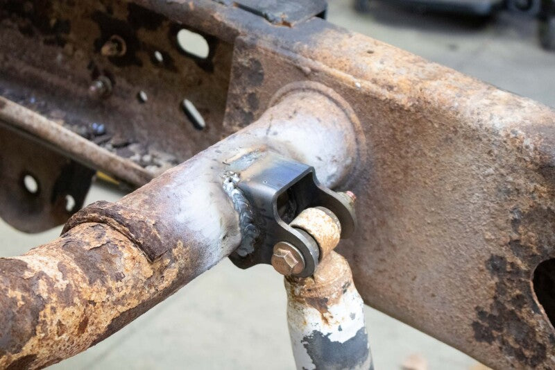 Rust Buster 01-10 GM Pickup Body Mount Brackets-(Left)