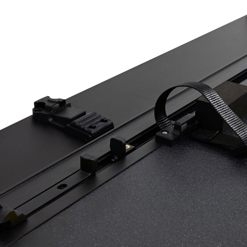 Westin 16-23 Toyota Tacoma 6ft. 2in. Bed Hard Tri-Fold Tonneau Cover - Black