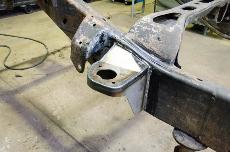 Rust Buster 14-18 Chevy Silverado 1500 Rear Cab Mount - Right